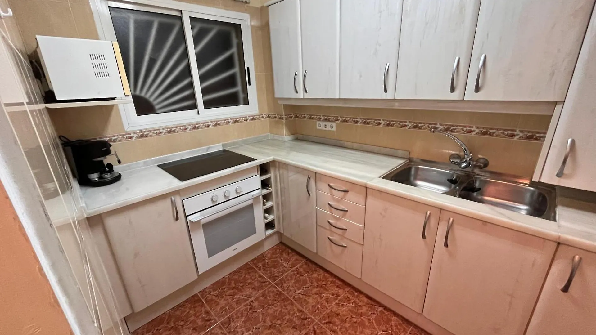 Be-Cool Salou Pool Center Apartamento 0*,  Espanha